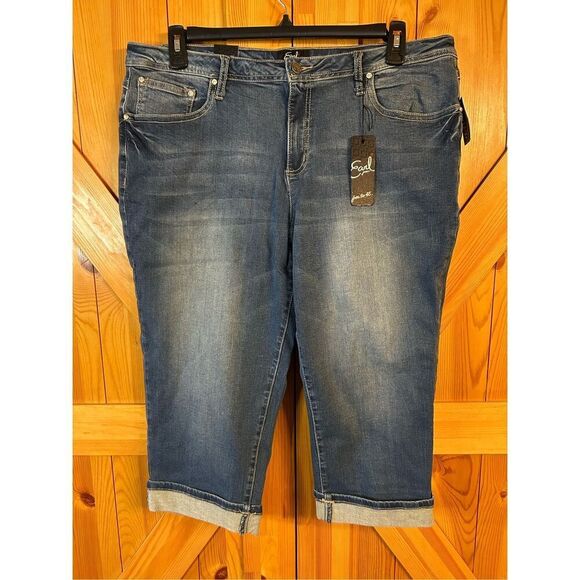 Earl Jeans Womens Blue Capri Cuffed Embroidered Stones/Studs Stretch Denim Size - Picture 1 of 7